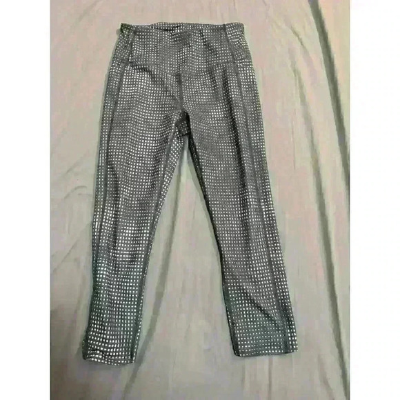 Zella Size S Capri Gray Workout Athleisure Gym - Picture 1 of 8